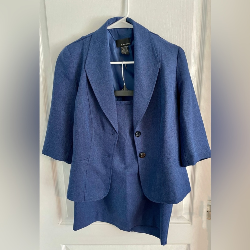 Women’s size 6 suit jacket and skirt set